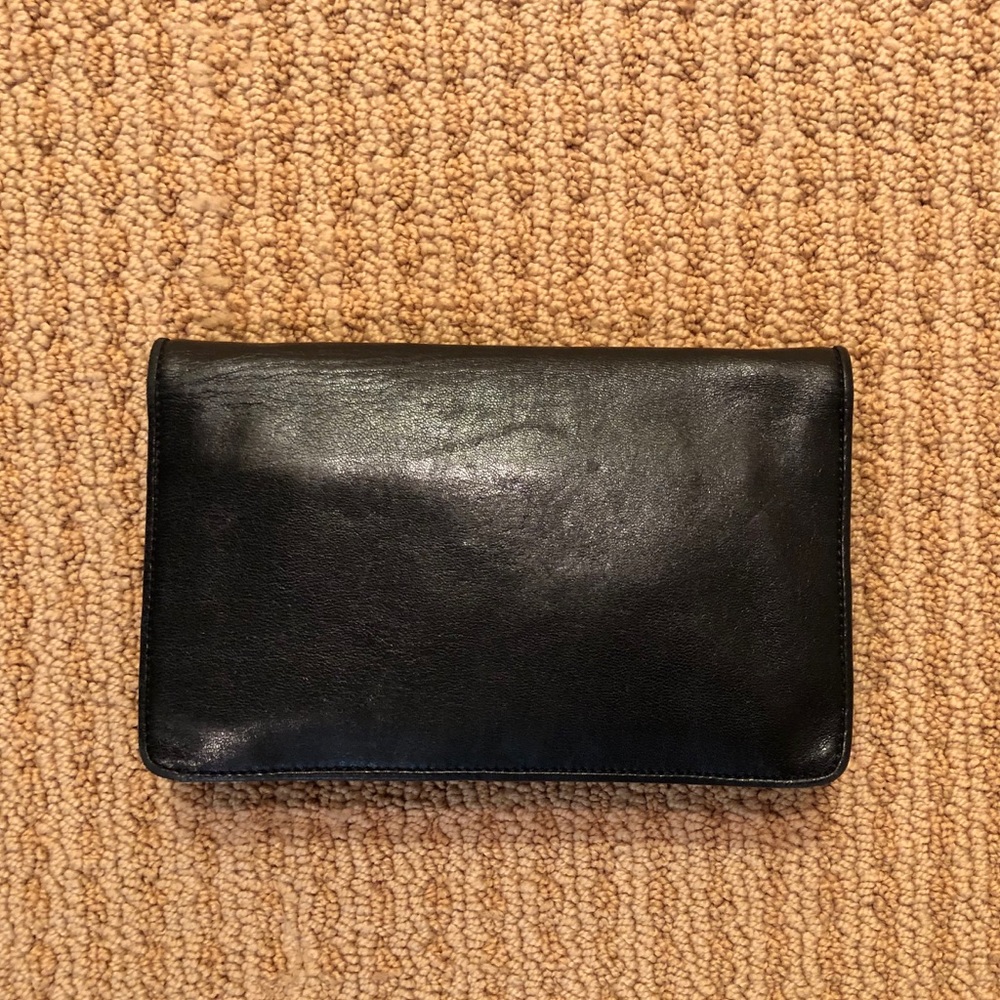 Marc Jacobs black leather clutch w/gold clasp - Picture 2 of 7